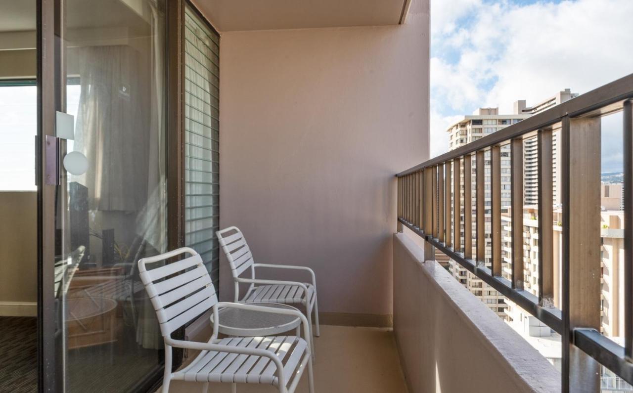 Waikiki Studio, Wifi, Parking available, extended stay Honolulu Exteriör bild